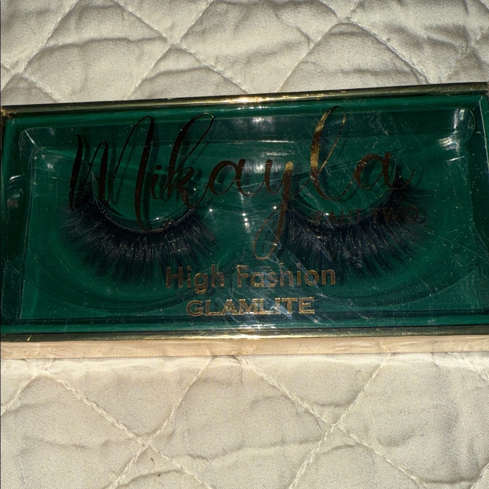 Mikayla X Glamlite High Fashion False Lashes - Black